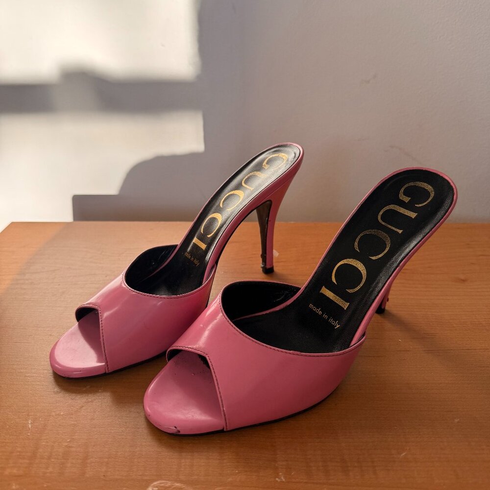 GUCCI Scarlet Pink Patent Leather Heel Mules Slides Sandals FW2019 Size 36.5
